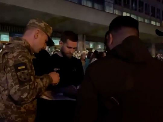 Після облави ТЦК у&nbsp;Києві українці масово здають квитки на&nbsp;концерти &laquo;Океану Ельзи&raquo; (відео)