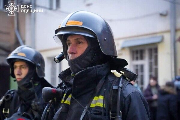 В центре Одессы вспыхнул пожар в квартире: подробности