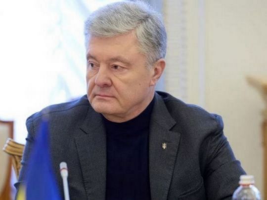 &laquo;Кому війна, а&nbsp;кому куртка Loro Piana за&nbsp;18400 євро&raquo;: експерт дорікнув Порошенку за&nbsp;кричуще дороге вбрання