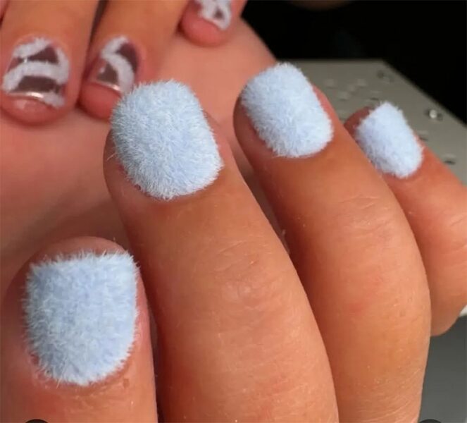 Fluffy nails: соцмережі захопила мода на&nbsp;&laquo;пухнастий манікюр&raquo;
