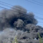 В окупованому Мелітополі горить завод «Гідромаш», який загарбники використовують як військову базу (відео)