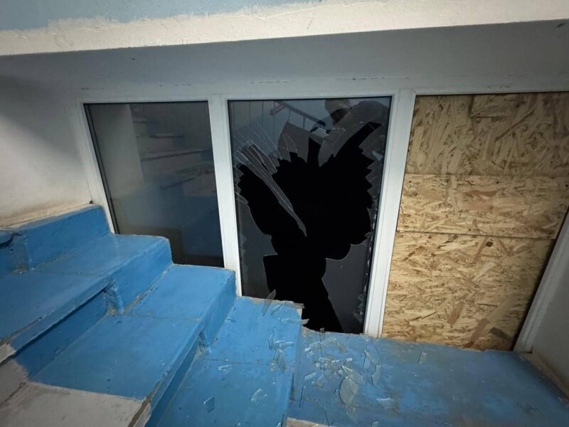 Окупанти вночі обстріляли Херсон і&nbsp;Харків: серед постраждалих є&nbsp;медсестри і&nbsp;пацієнти лікарень (фото)