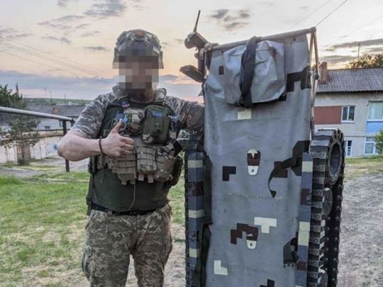Створені для евакуації поранених з&nbsp;поля бою: в&nbsp;Києві налагодили виробництво дистанційно керованих електронош