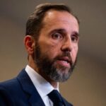 Трамп преследует тех, кто расследовал его преступления