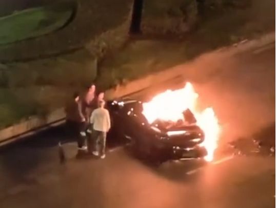 Згорів живцем у&nbsp;власному авто: електронна система Xiaomi заблокувала двері під час ДТП (відео)