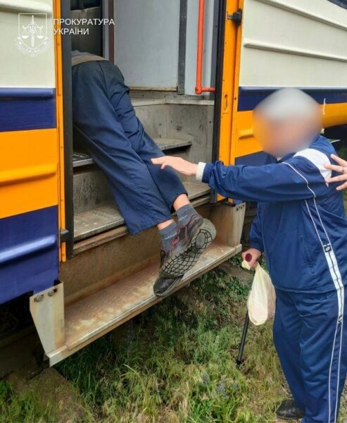 У&nbsp;Києві пасажир міської електрички зламав ноги з&nbsp;вини машиніста: що&nbsp;сталося (фото)