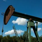 Нафта у світі дешевшає, а ціна російської впала до мінімуму з початку війни