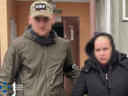 Київська продавчиня шпигувала для росіян, прикриваючись малолітньою дочкою (фото)