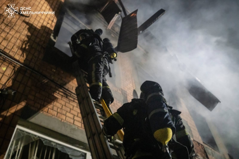 У&nbsp;Хмельницькому та&nbsp;Луцьку пожежі після нічного нальоту російських дронів (фото)