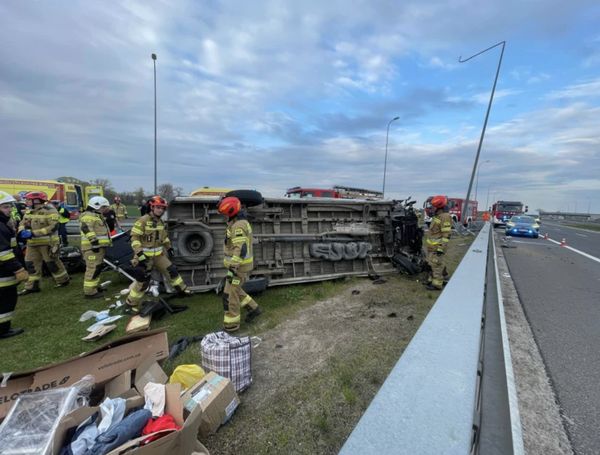 У&nbsp;Польщі перекинувся мікроавтобус з&nbsp;українцями: подробиці шокуючої аварії (фото)